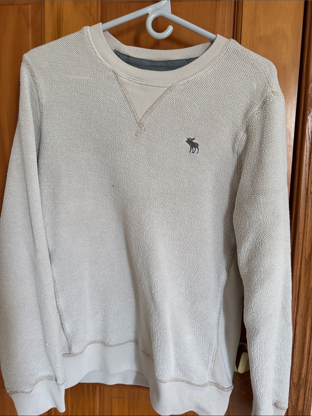Abercrombie & Fitch Men’s Crewneck Sweater in Off-White with Gray Logo